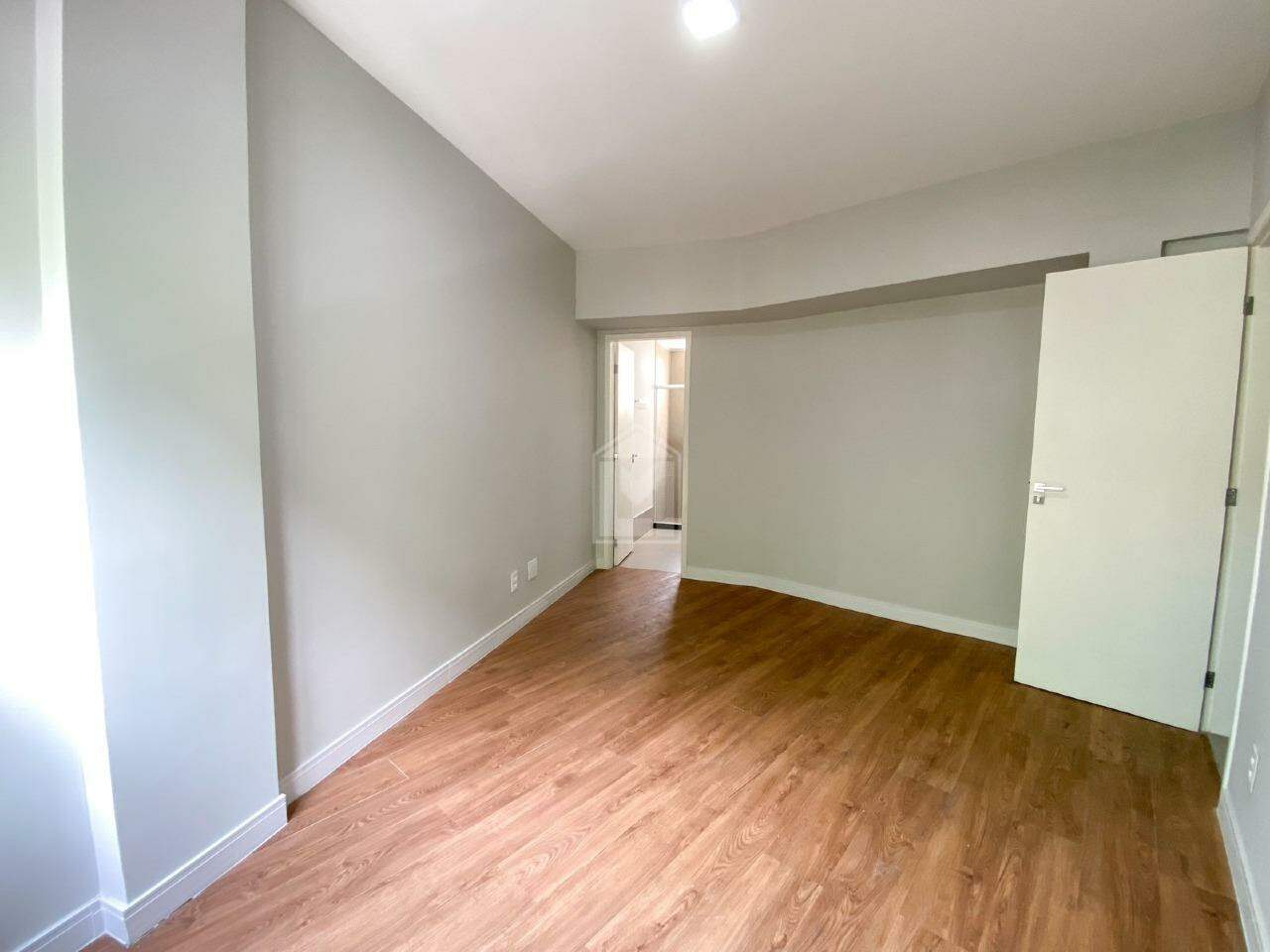 Apartamento à venda com 3 quartos, 115m² - Foto 12