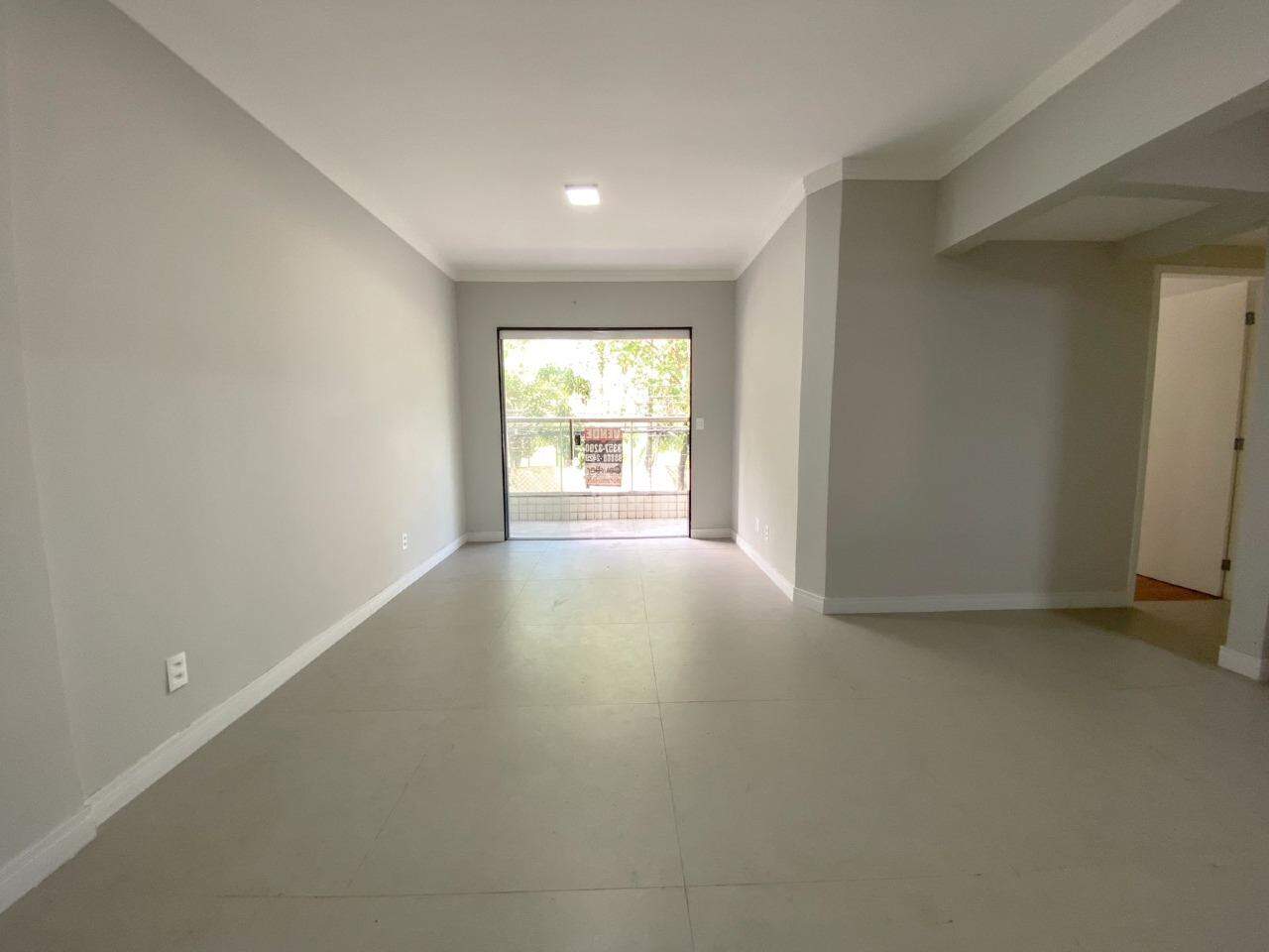 Apartamento à venda com 3 quartos, 115m² - Foto 2