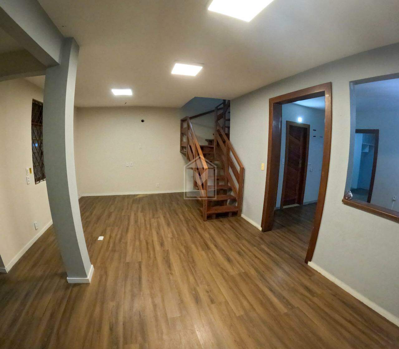 Casa para alugar com 3 quartos, 260m² - Foto 4