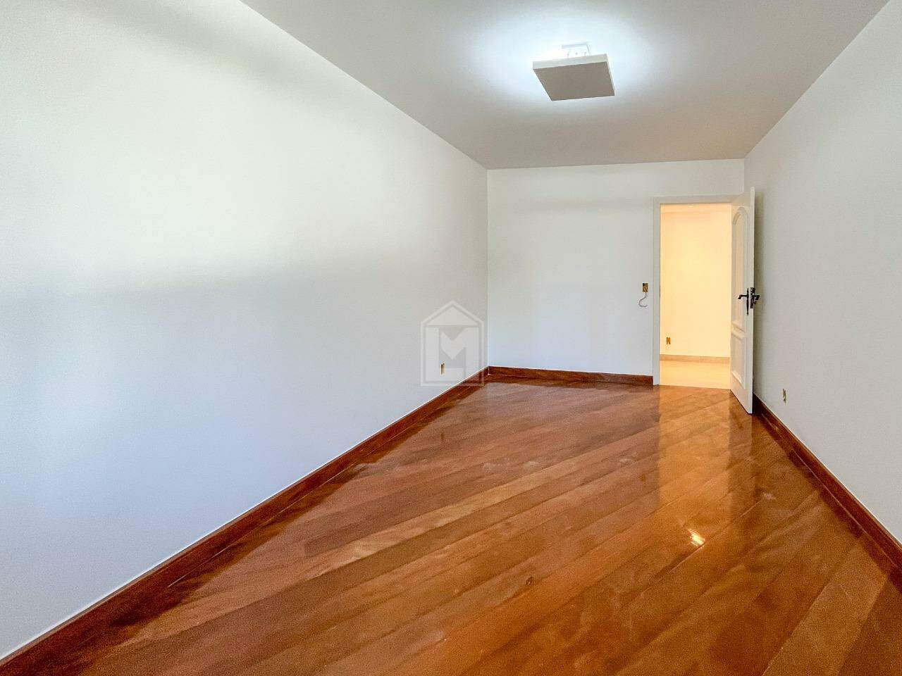 Apartamento à venda com 4 quartos, 260m² - Foto 17