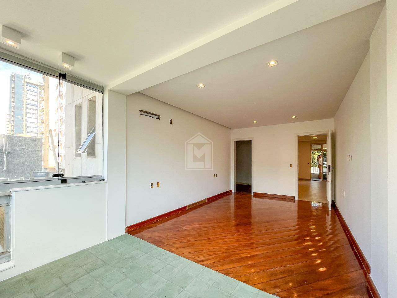 Apartamento à venda com 4 quartos, 260m² - Foto 3