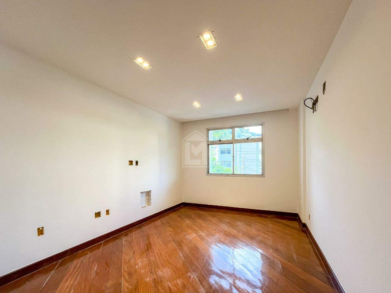 Apartamento à venda com 4 quartos, 260m² - Foto 8