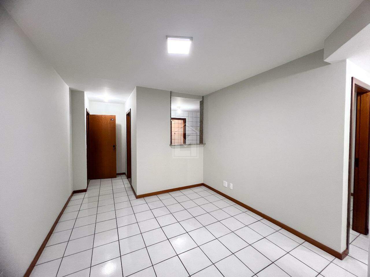 Apartamento à venda com 2 quartos, 70m² - Foto 1