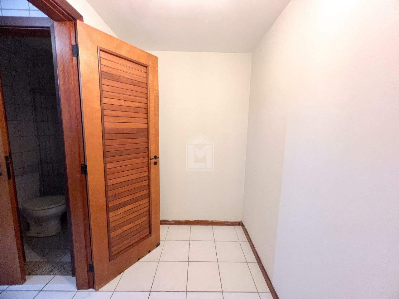 Apartamento à venda com 2 quartos, 70m² - Foto 10