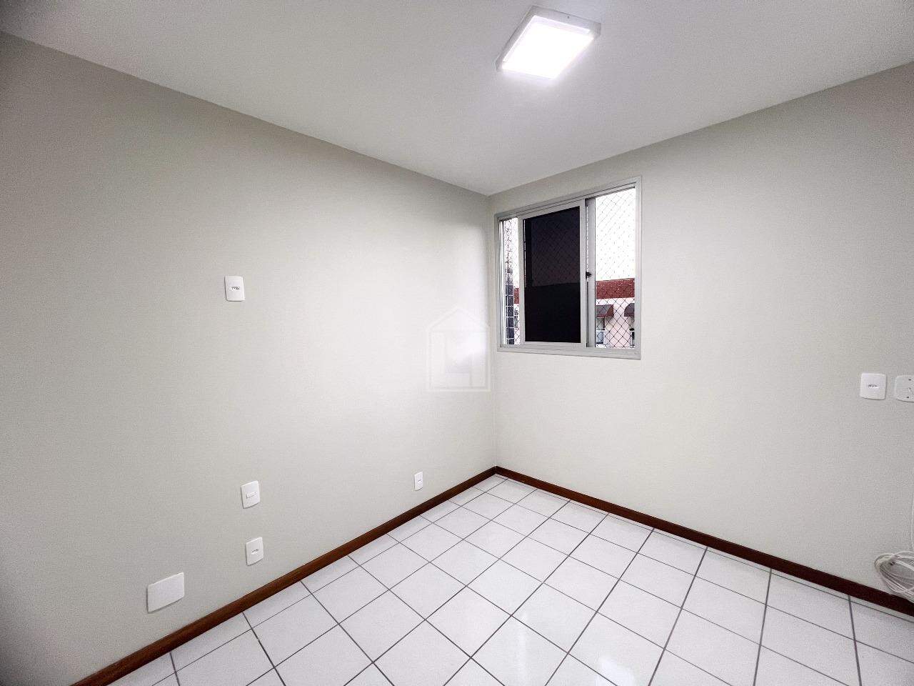 Apartamento à venda com 2 quartos, 70m² - Foto 12