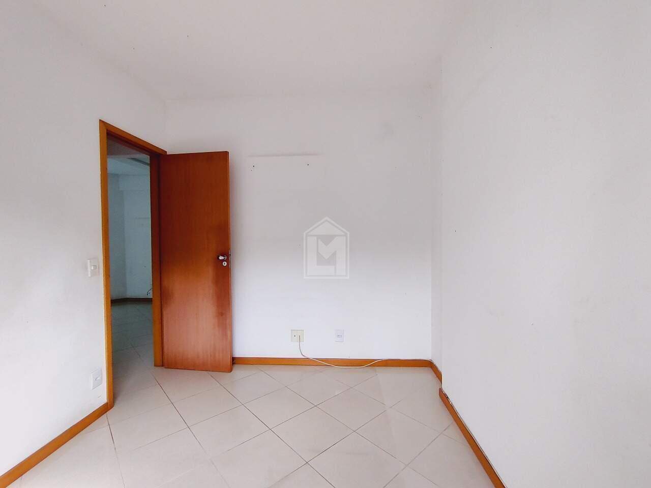 Apartamento à venda com 2 quartos, 63m² - Foto 7