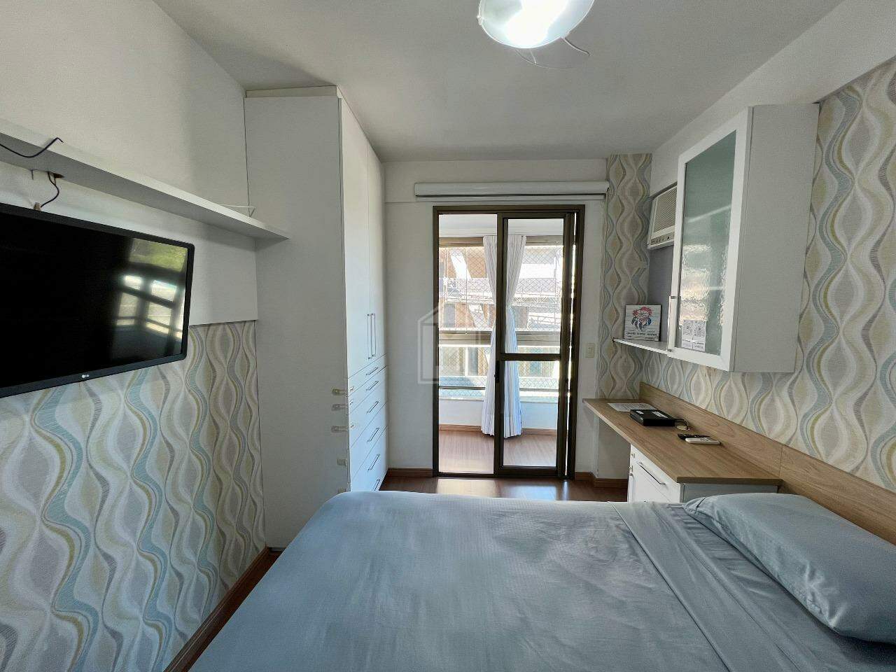 Apartamento à venda com 2 quartos, 64m² - Foto 11