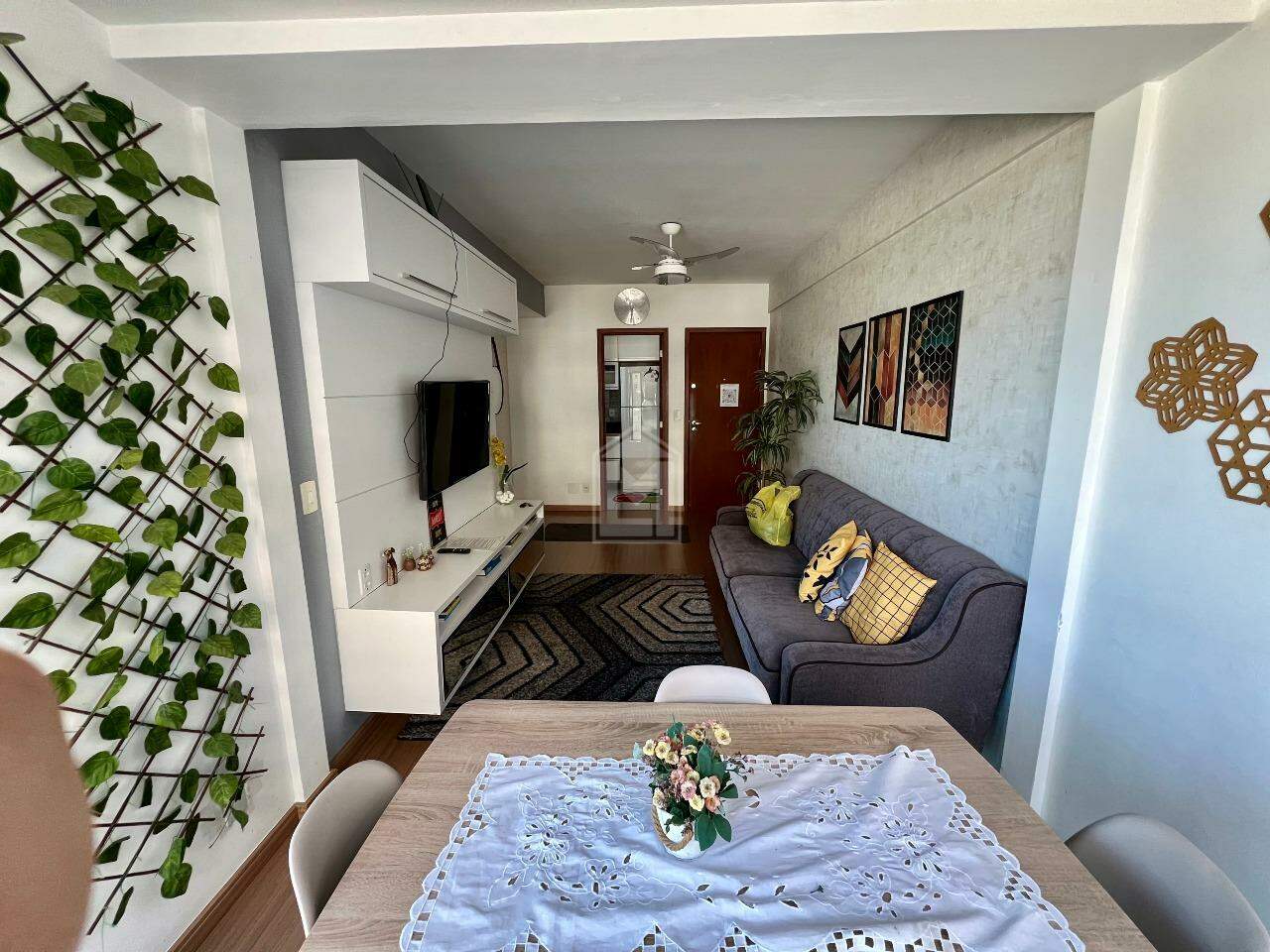 Apartamento à venda com 2 quartos, 64m² - Foto 3