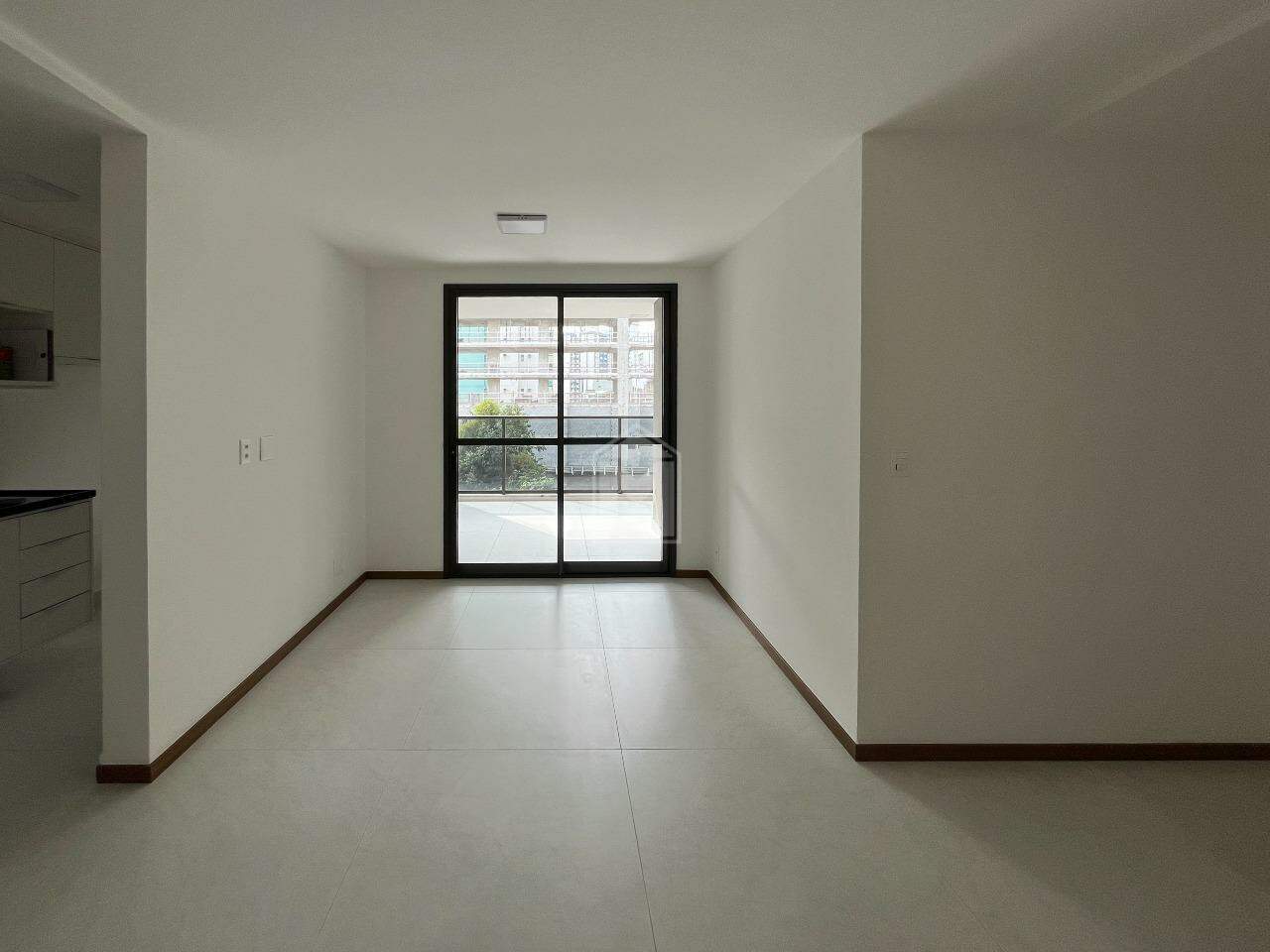 Apartamento para alugar com 3 quartos, 90m² - Foto 11