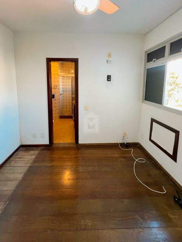 Apartamento para alugar com 3 quartos, 150m² - Foto 8