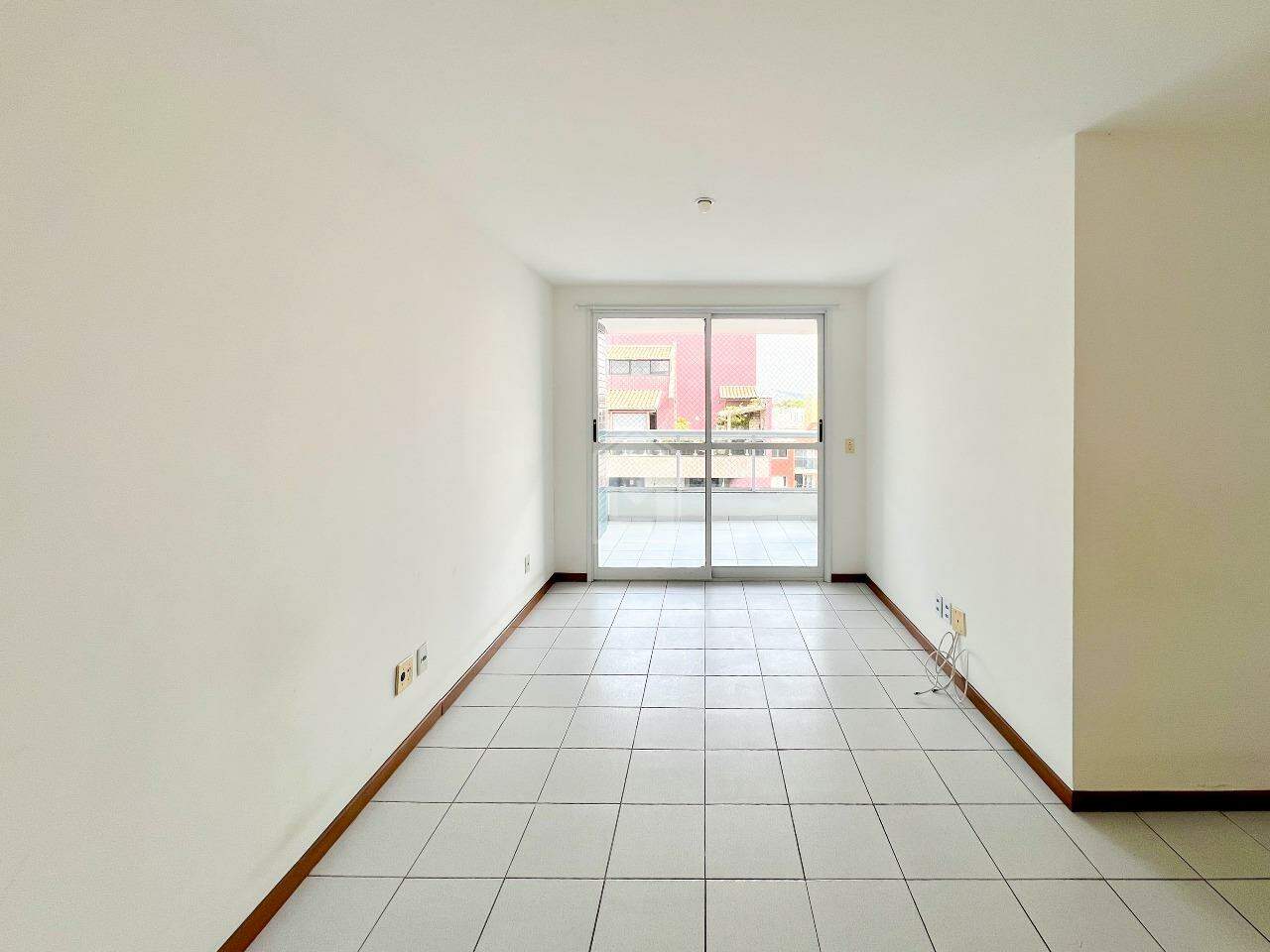 Apartamento para alugar com 3 quartos, 90m² - Foto 2