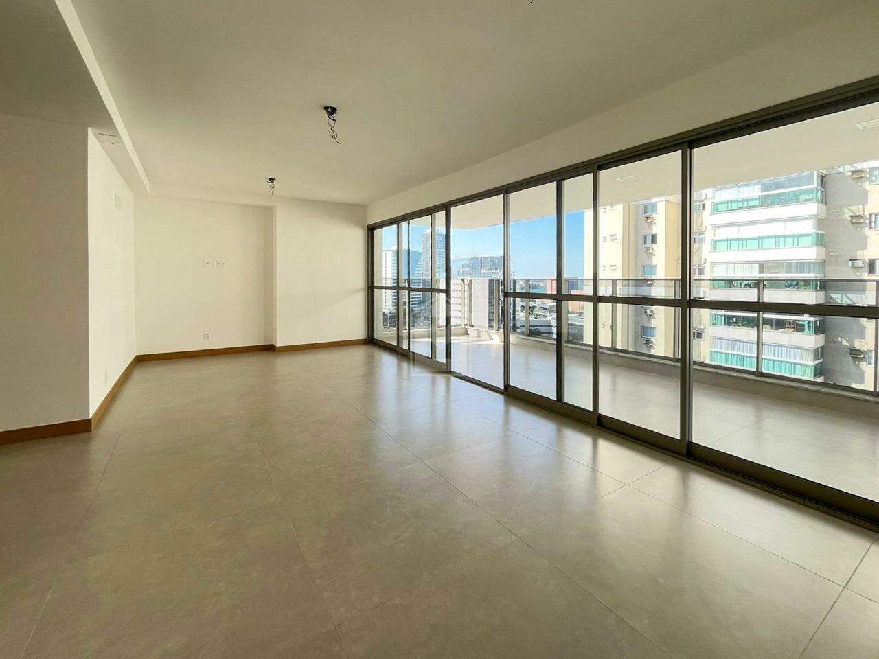 Apartamento à venda com 4 quartos, 171m² - Foto 4