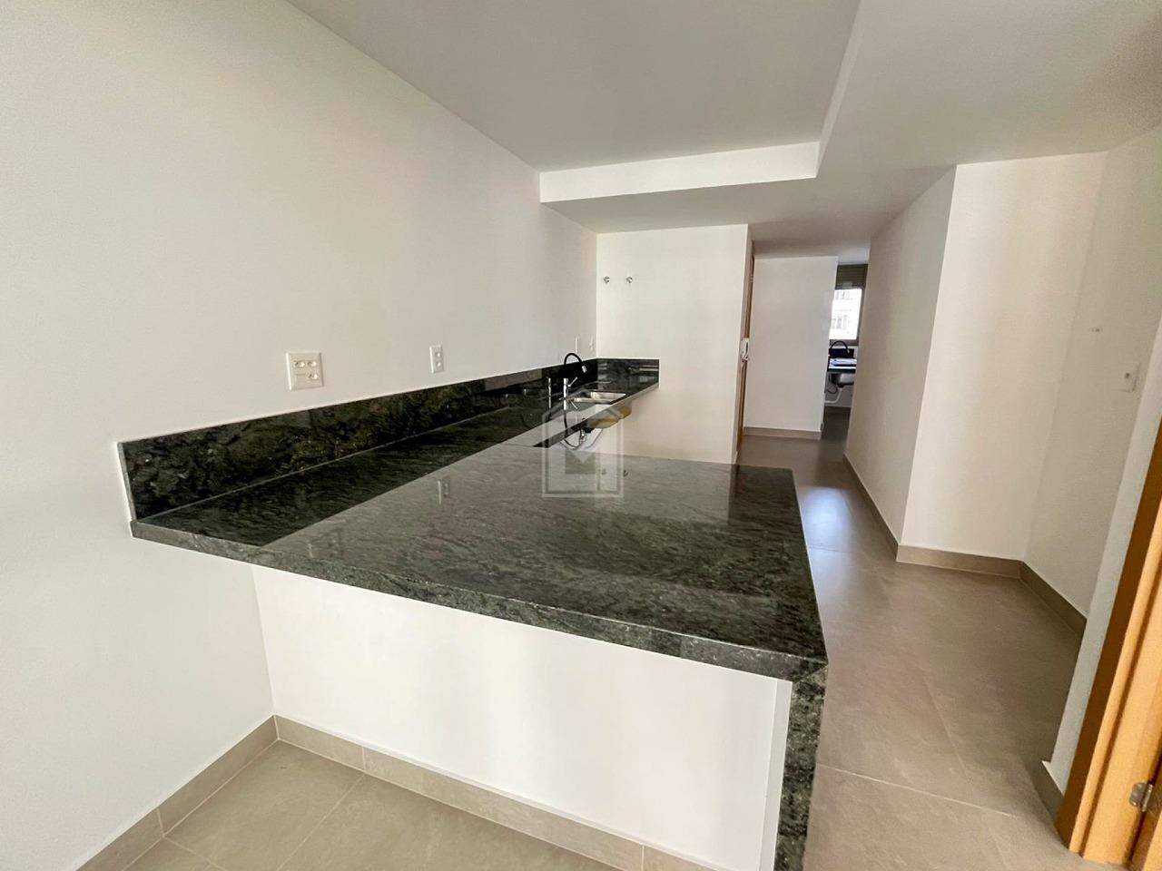 Apartamento à venda com 4 quartos, 171m² - Foto 9