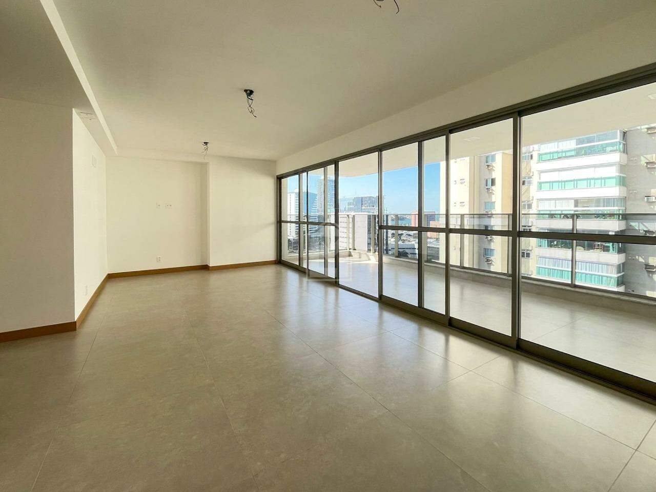 Apartamento à venda com 4 quartos, 171m² - Foto 1