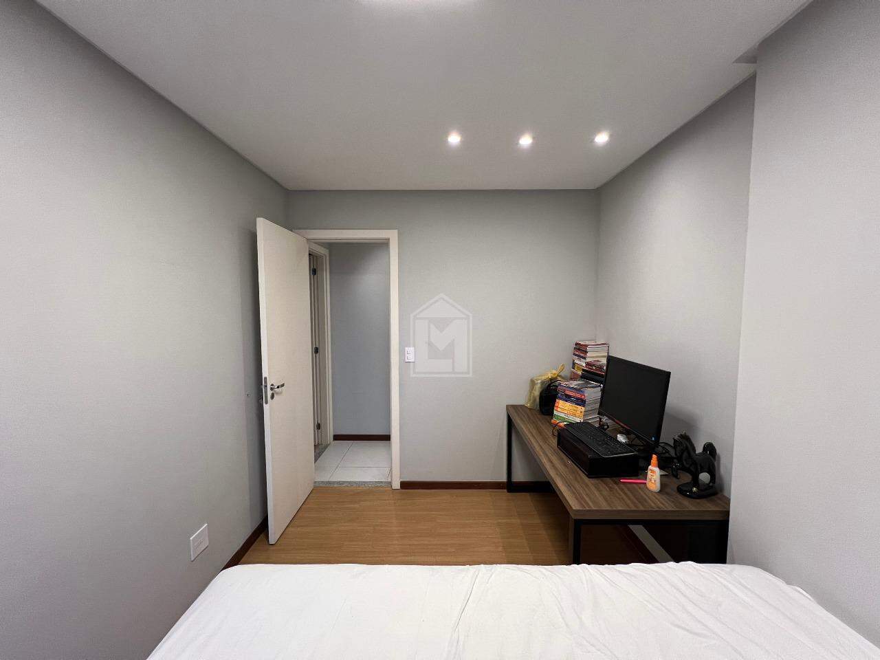 Apartamento à venda com 2 quartos, 77m² - Foto 9