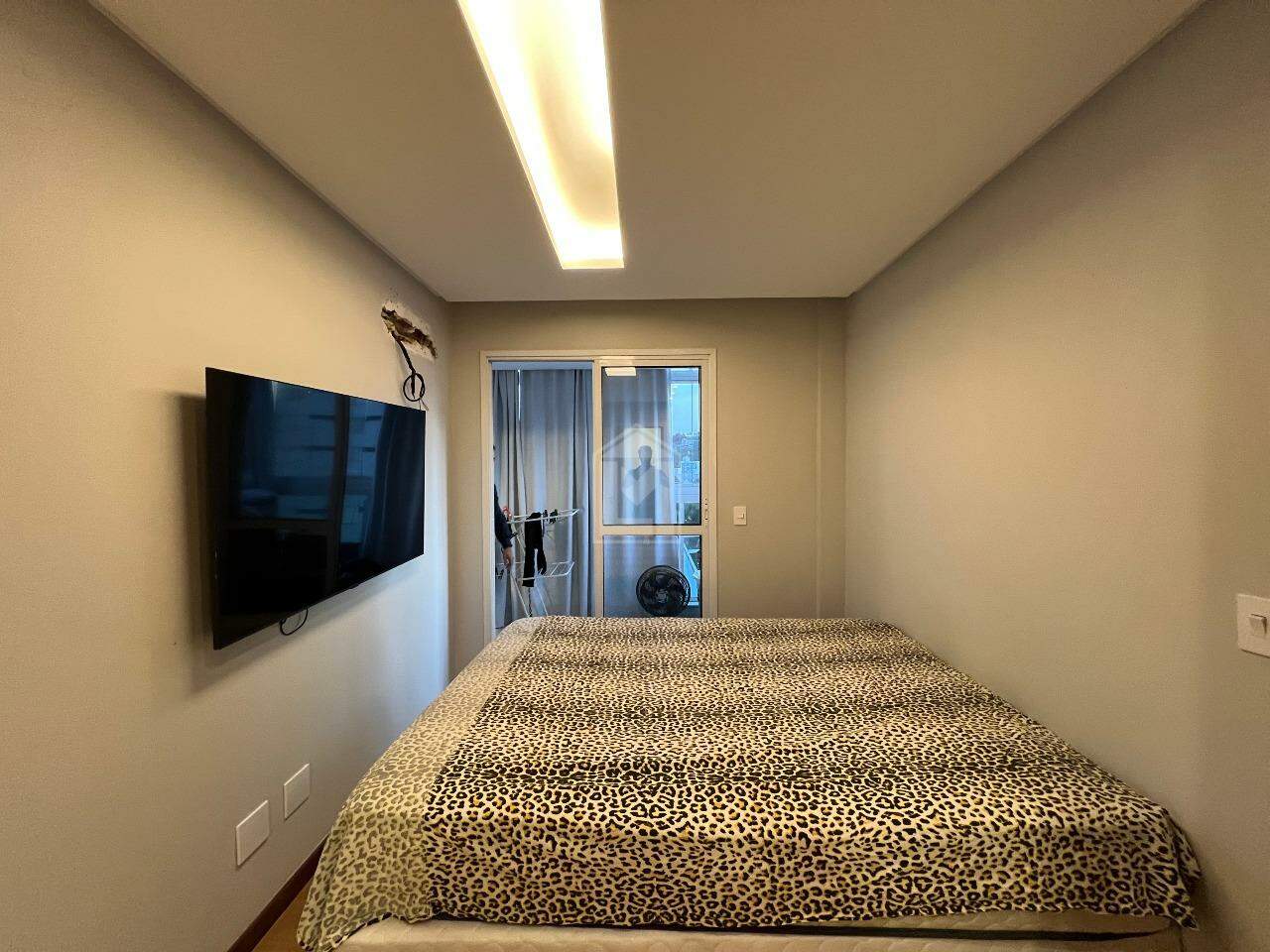 Apartamento à venda com 2 quartos, 77m² - Foto 10