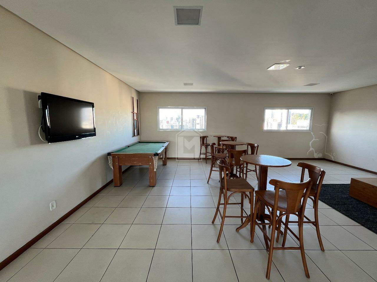 Apartamento à venda com 2 quartos, 77m² - Foto 19