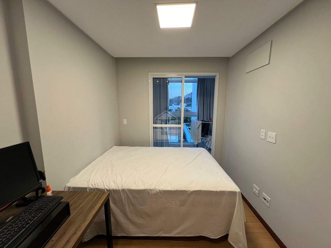 Apartamento à venda com 2 quartos, 77m² - Foto 8