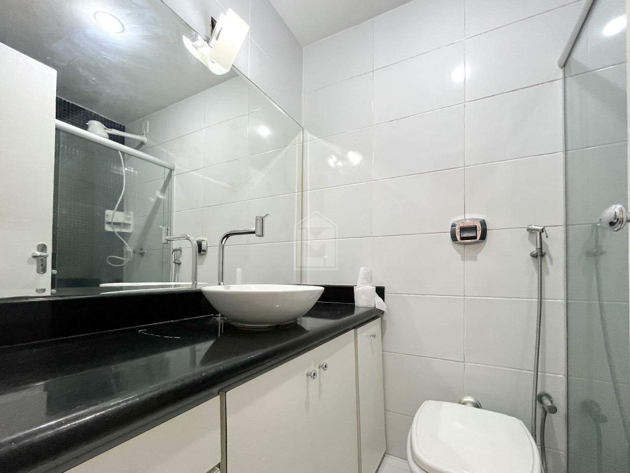 Apartamento para alugar com 2 quartos, 65m² - Foto 16