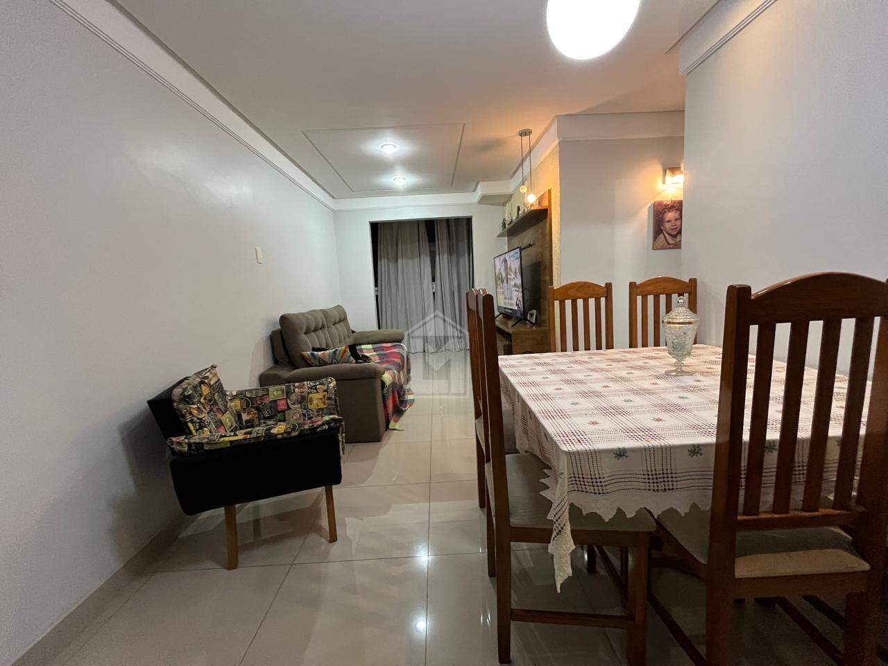 Apartamento à venda com 3 quartos, 75m² - Foto 2