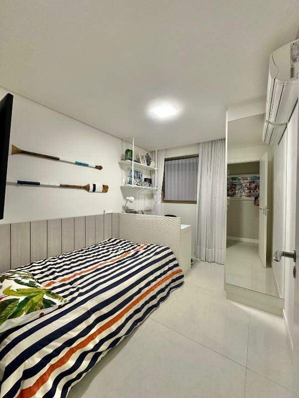 Apartamento à venda com 3 quartos, 107m² - Foto 11