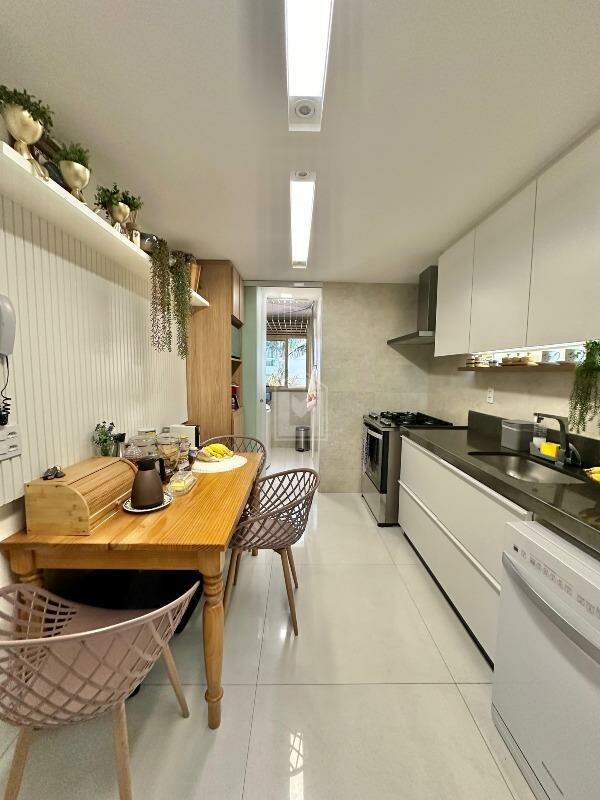 Apartamento à venda com 3 quartos, 107m² - Foto 13