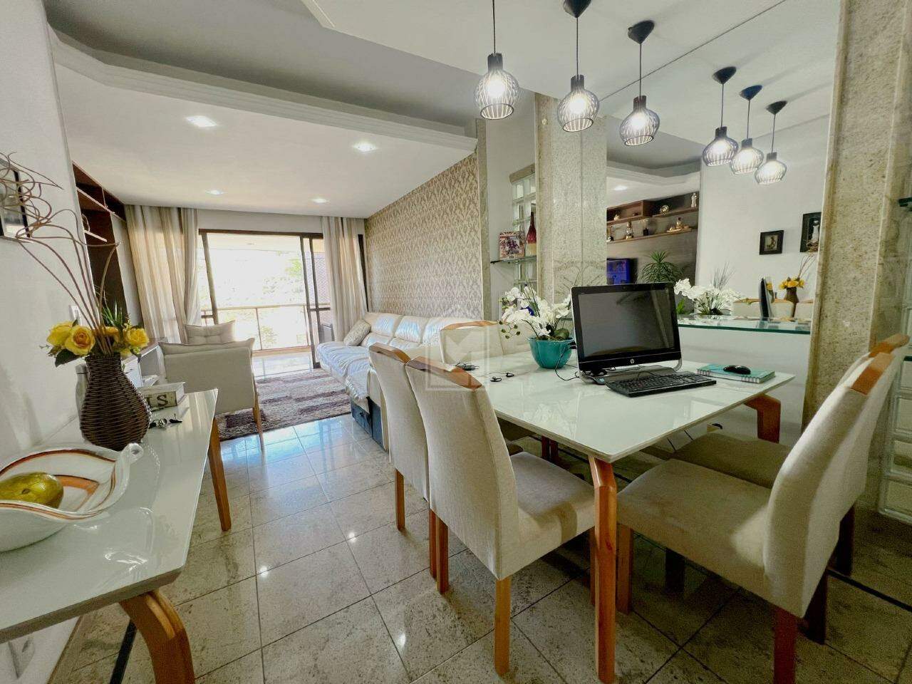 Apartamento à venda com 4 quartos, 150m² - Foto 2