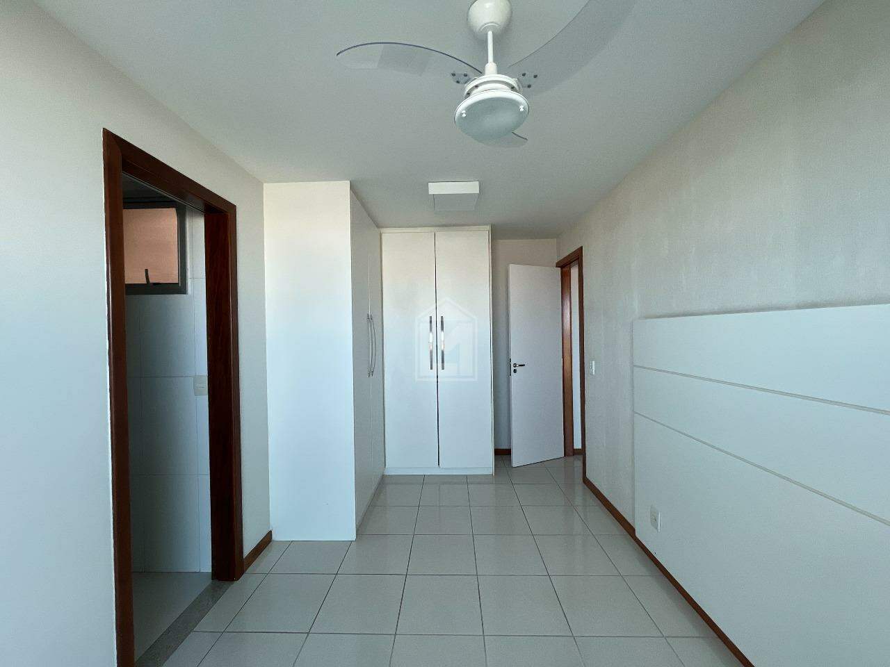 Apartamento à venda com 2 quartos, 68m² - Foto 9