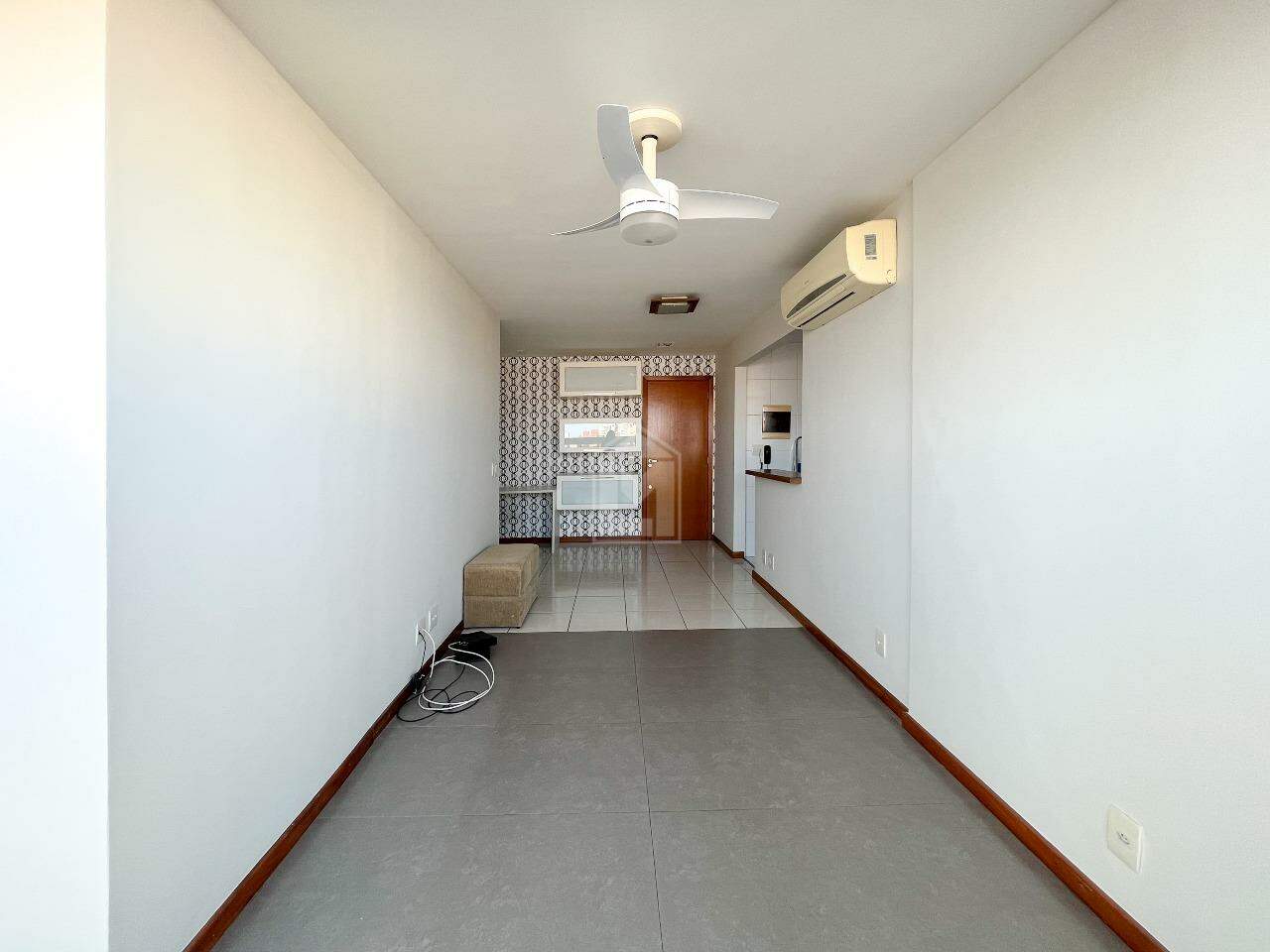 Apartamento à venda com 2 quartos, 68m² - Foto 4