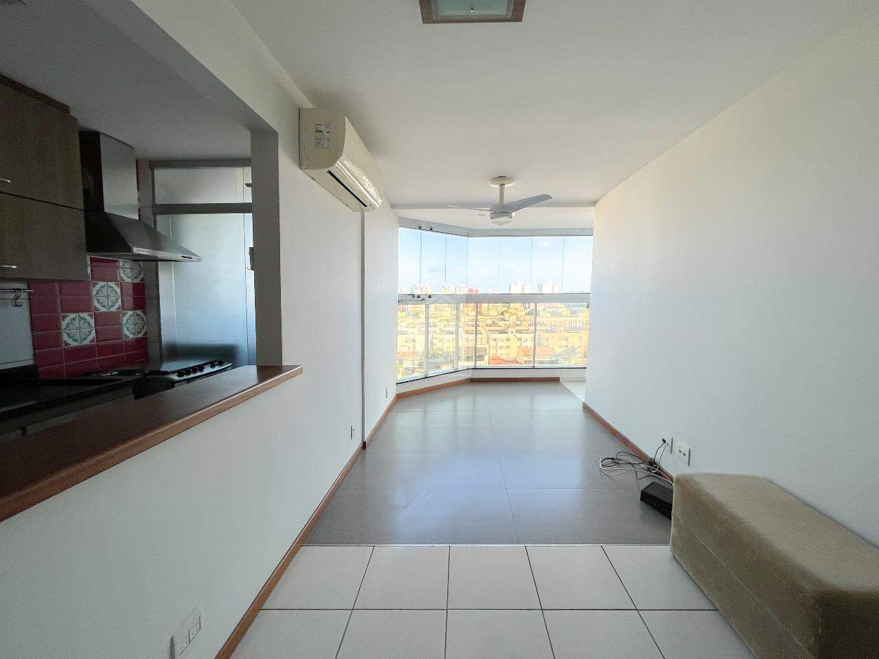 Apartamento à venda com 2 quartos, 68m² - Foto 3