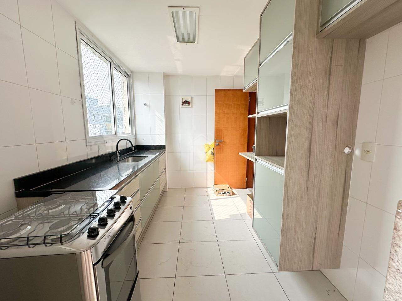 Cobertura à venda com 4 quartos, 240m² - Foto 9