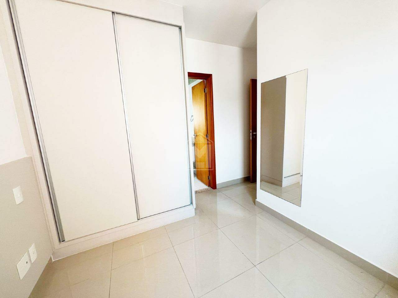 Apartamento à venda com 2 quartos, 67m² - Foto 13