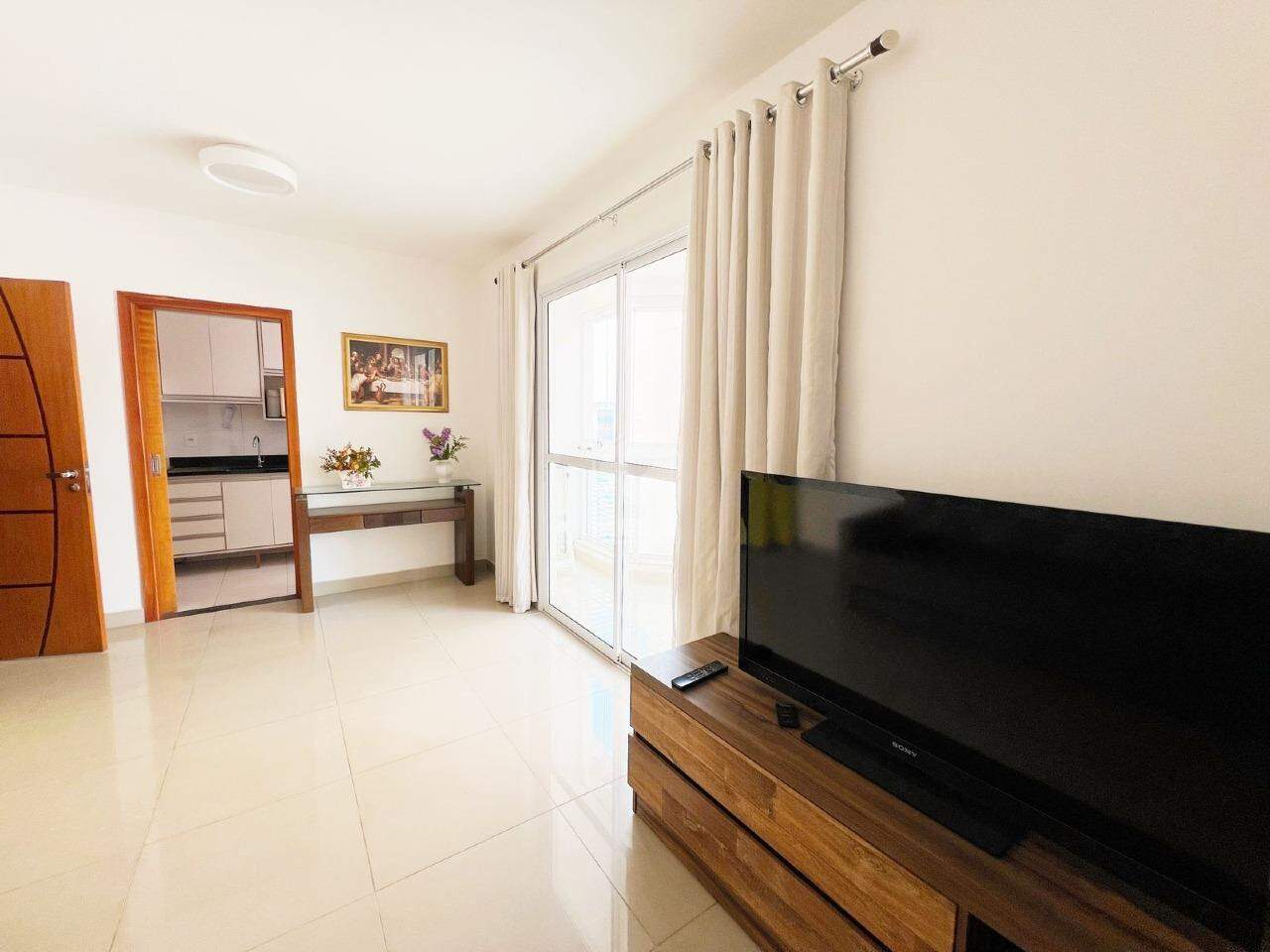 Apartamento à venda com 2 quartos, 67m² - Foto 2