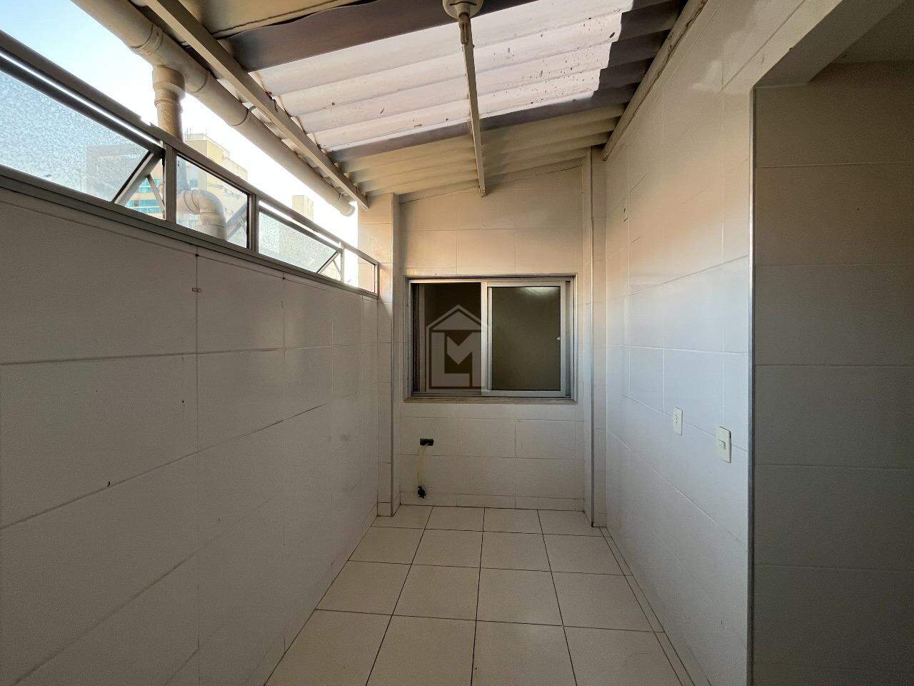 Apartamento para alugar com 2 quartos, 70m² - Foto 14