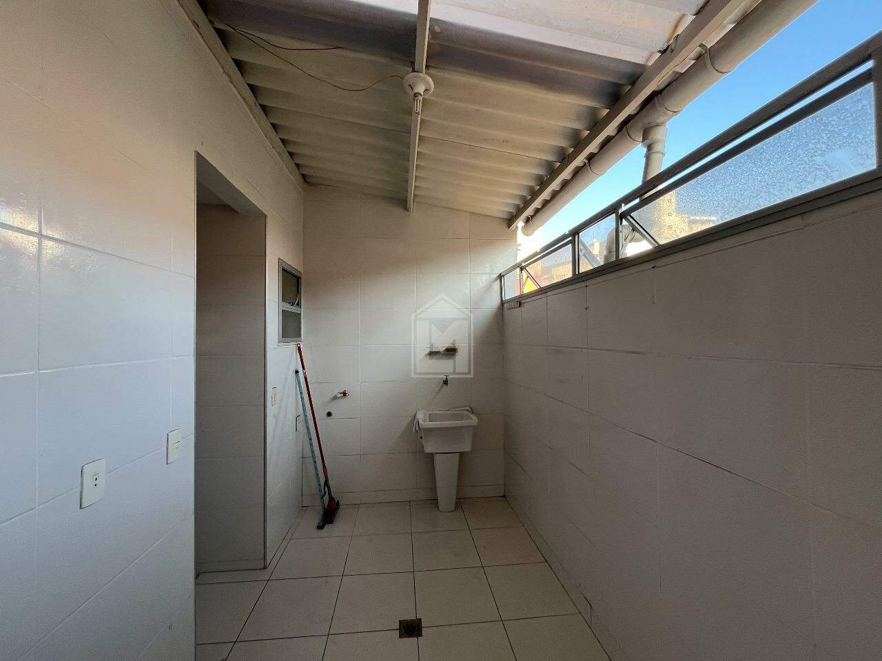 Apartamento para alugar com 2 quartos, 70m² - Foto 15