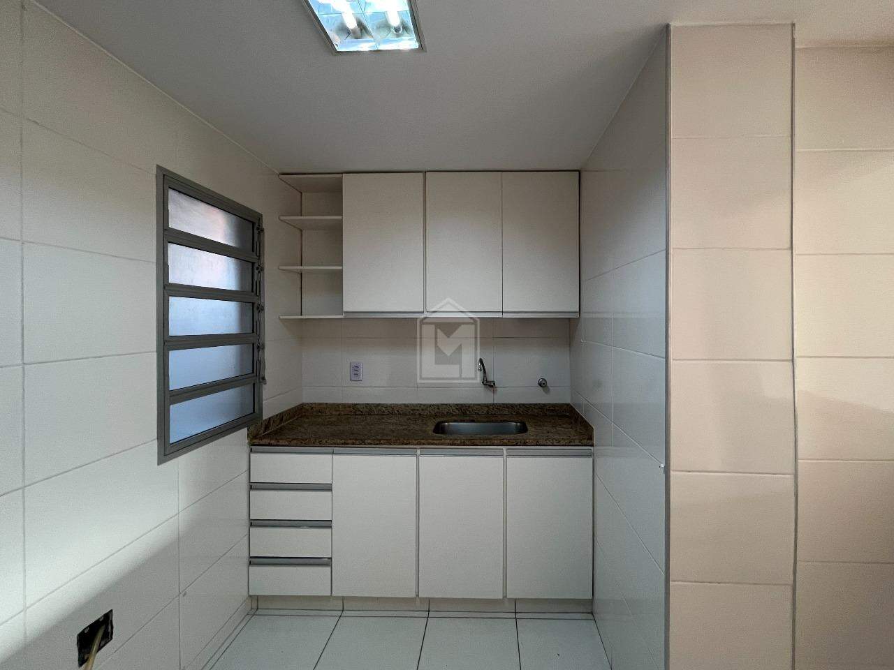 Apartamento para alugar com 2 quartos, 70m² - Foto 12