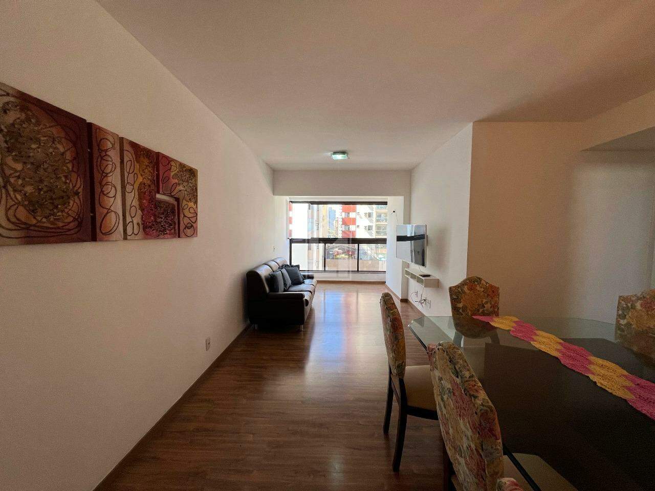 Apartamento para alugar com 3 quartos, 115m² - Foto 2