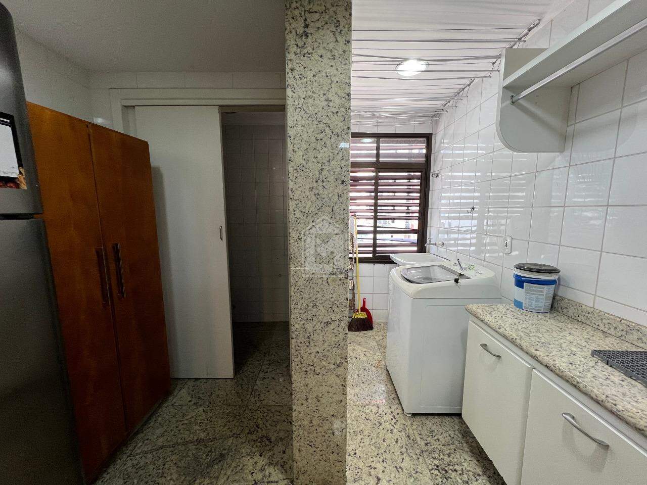 Apartamento para alugar com 3 quartos, 115m² - Foto 8