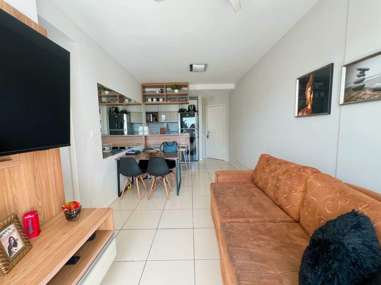 Apartamento à venda com 2 quartos, 60m² - Foto 1