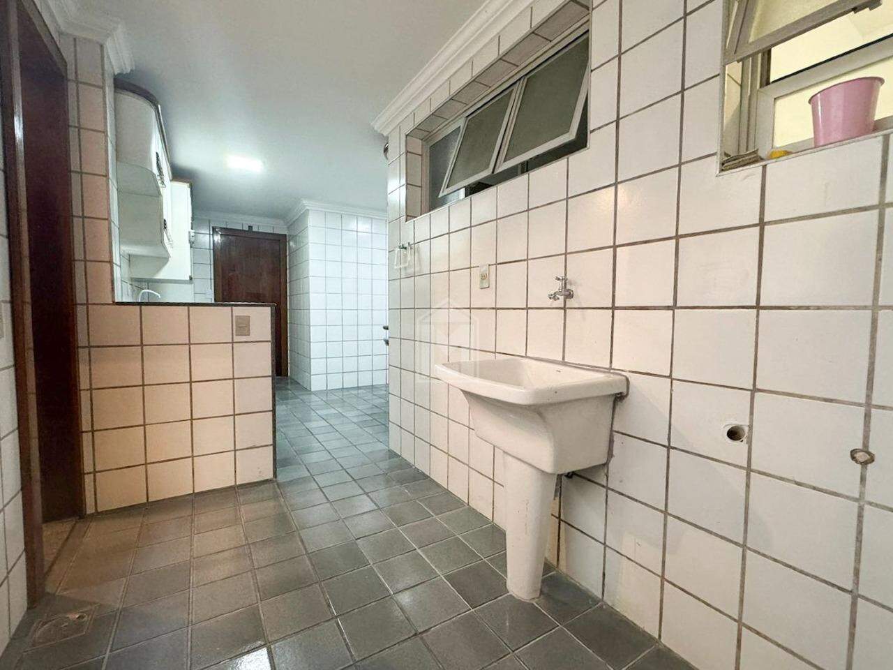 Apartamento à venda com 3 quartos, 130m² - Foto 11