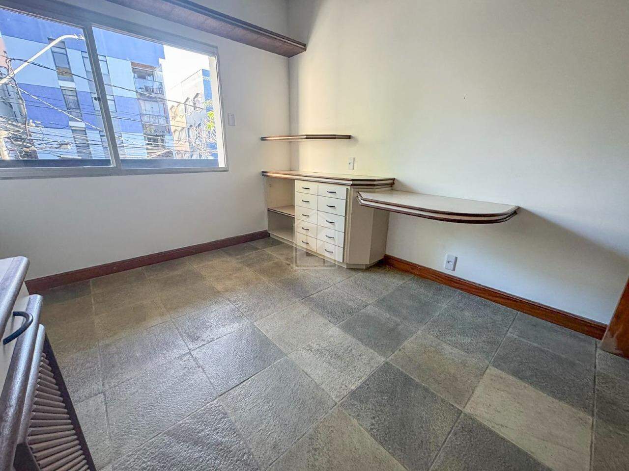 Apartamento à venda com 3 quartos, 130m² - Foto 8