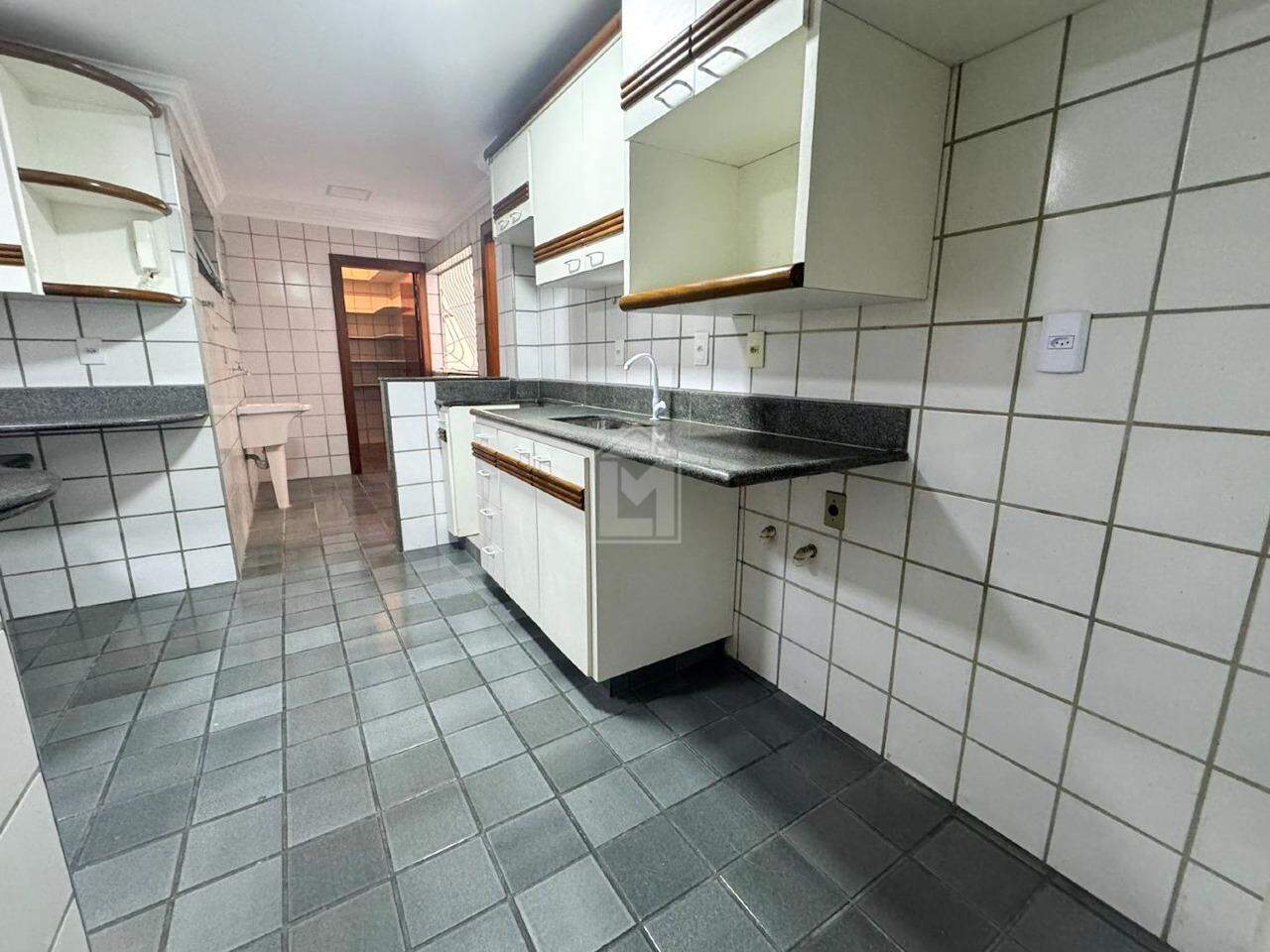 Apartamento à venda com 3 quartos, 130m² - Foto 9