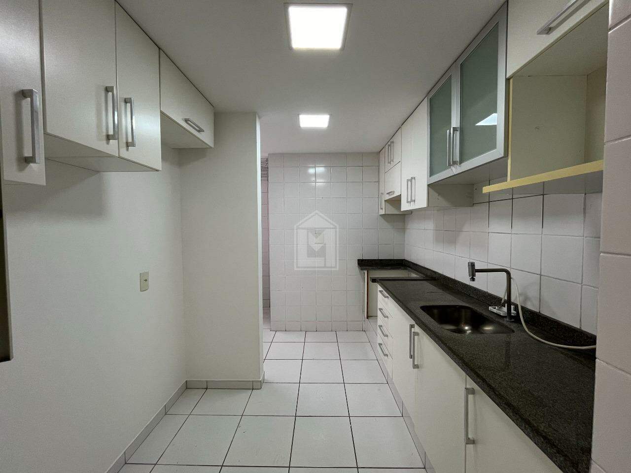 Apartamento para alugar com 3 quartos, 95m² - Foto 15