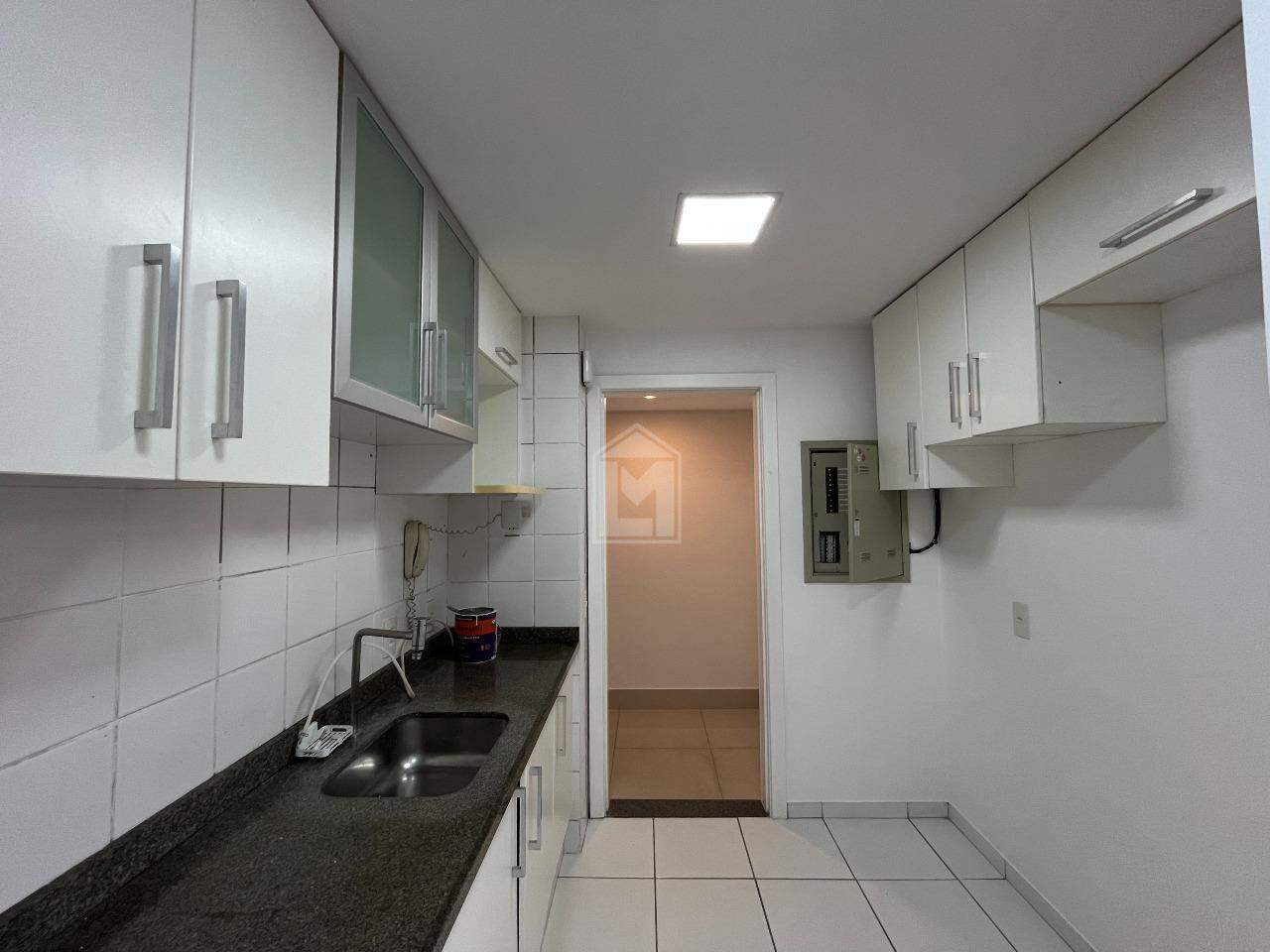 Apartamento para alugar com 3 quartos, 95m² - Foto 14