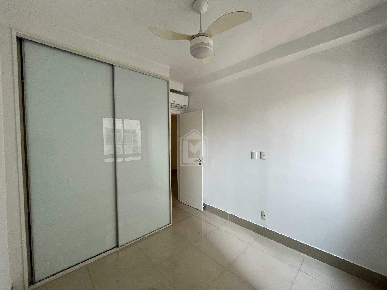 Apartamento para alugar com 3 quartos, 95m² - Foto 12