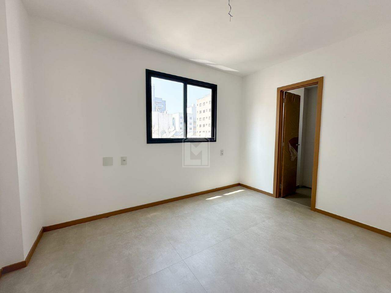 Apartamento à venda com 3 quartos, 93m² - Foto 8