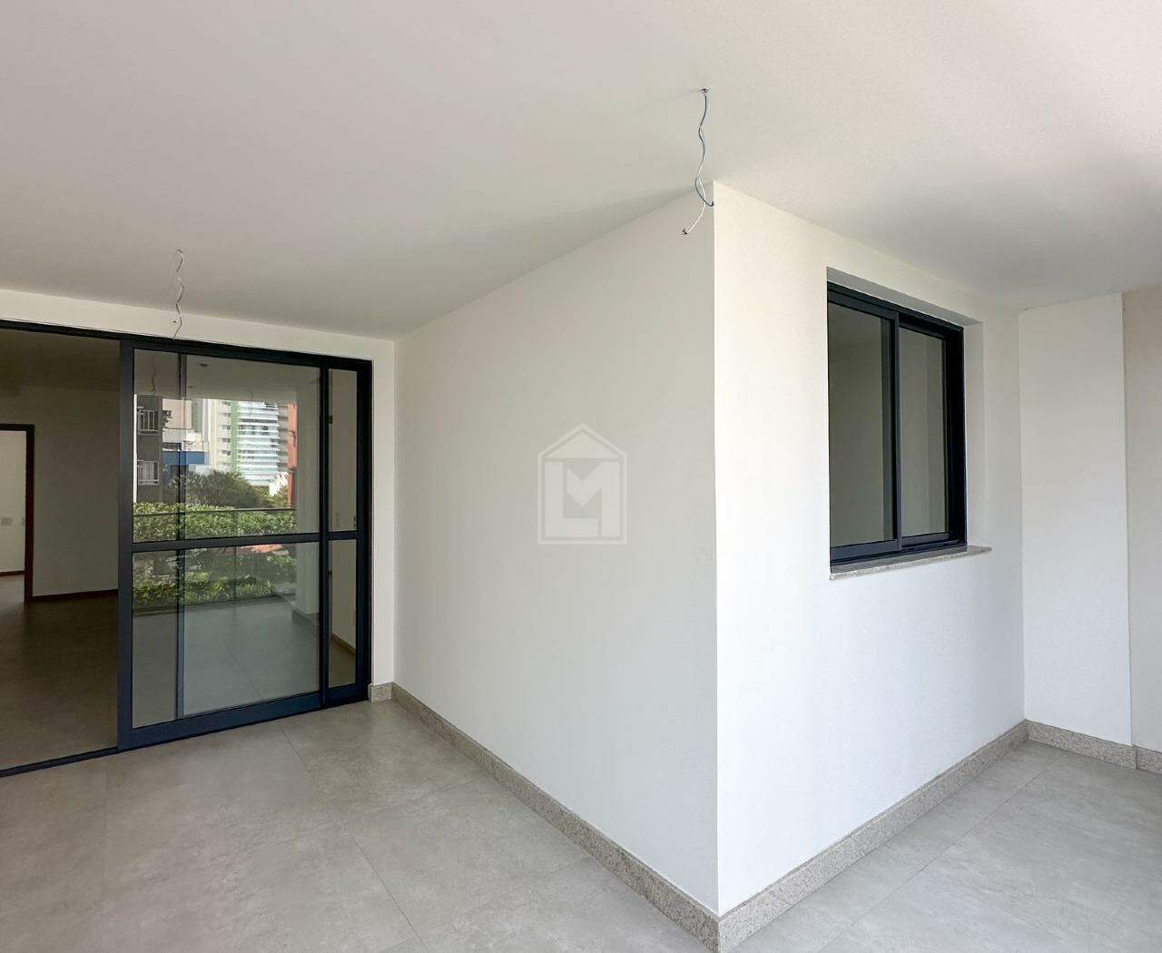 Apartamento à venda com 3 quartos, 93m² - Foto 4