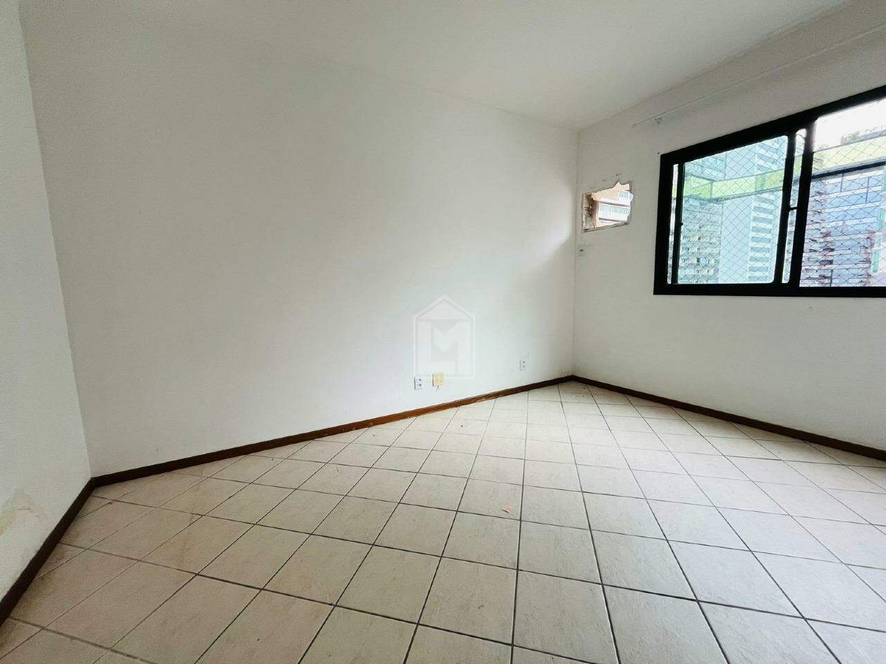 Apartamento à venda com 2 quartos, 60m² - Foto 7