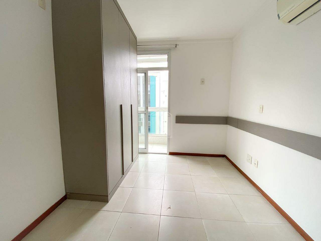 Apartamento à venda com 2 quartos, 76m² - Foto 8