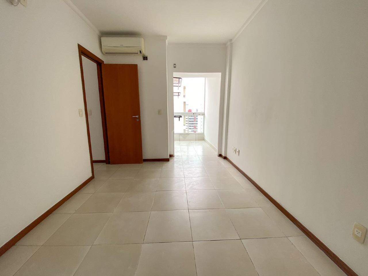 Apartamento à venda com 2 quartos, 76m² - Foto 10